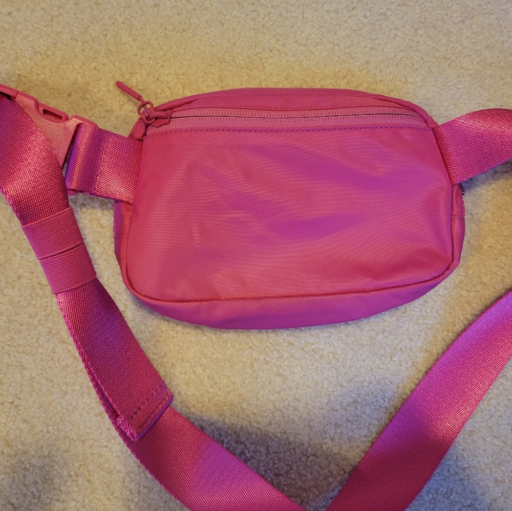 Lululemon Everywhere Belt Bag with Long Strap 1L Sonic Pink Crossbody Travel - Picture 6 of 14